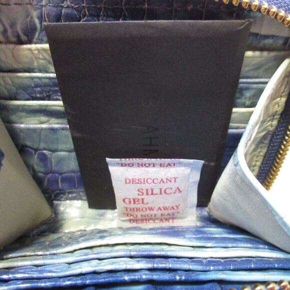 NWT Brahmin Mini Suri Wallet in Chambray Croc-embossed Melbourne Leather - Picture 4 of 4